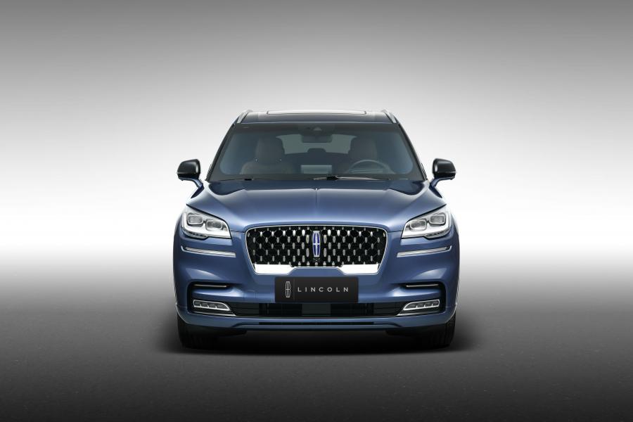  Lincoln Aviator Grand Touring 2019 года  (CN) (фото 13 из 20)